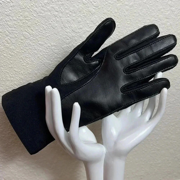 Isotoner Black Spandex Gloves OS - Picture 4 of 10